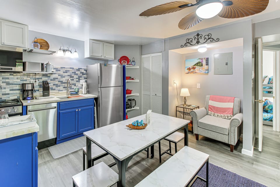 Dining Area | Dishware & Flatware Provided
