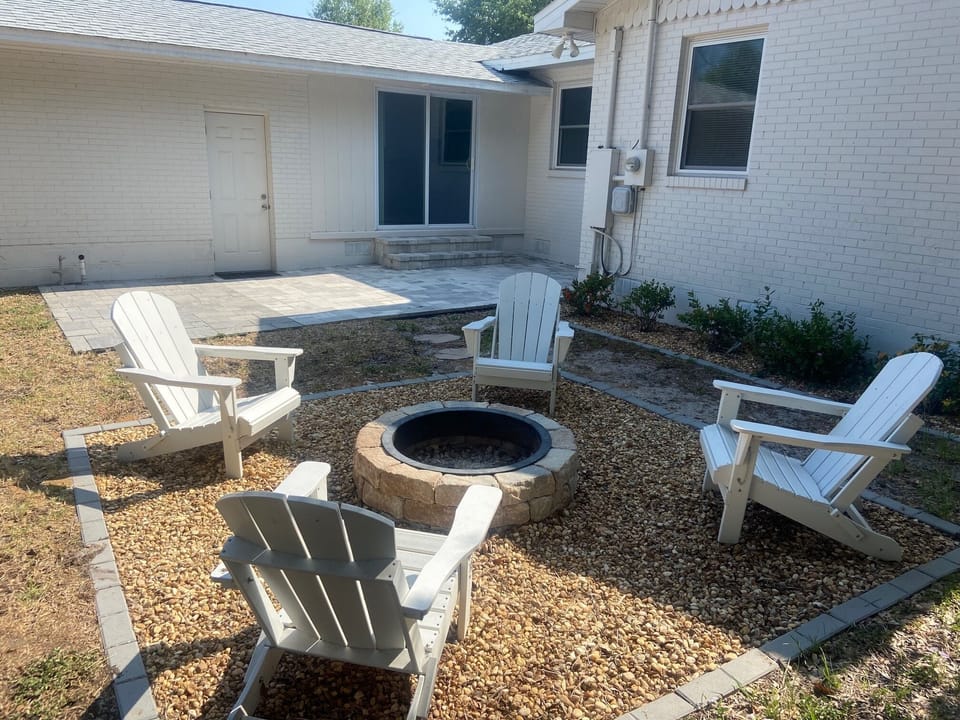 Perfect Outdoor area for sitting and unwinding in the evenings with a fireplace.