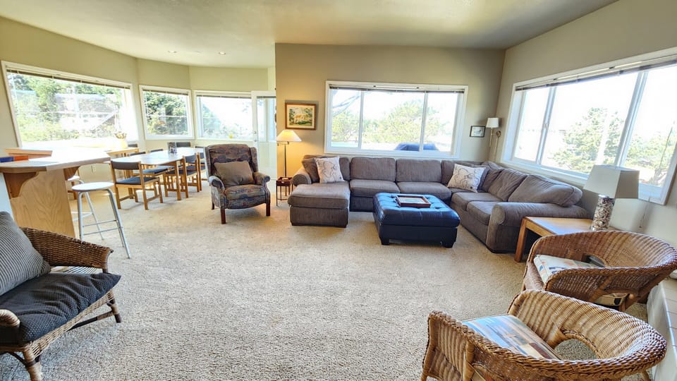 Anderson Trail House Living and Dining Areas - Anderson Trail House living and dining areas.