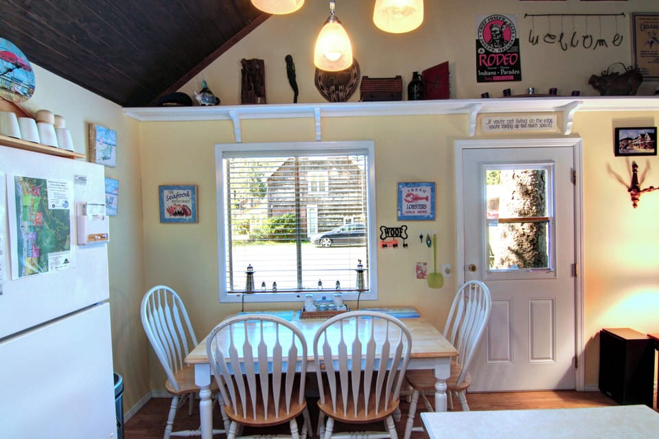 Calipso Cottage Dining Area - Calipso Cottage dining area.