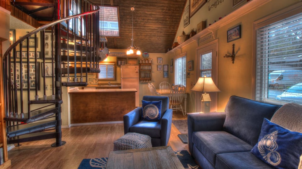 Calipso Cottage Living Area - Calipso Cottage living area.