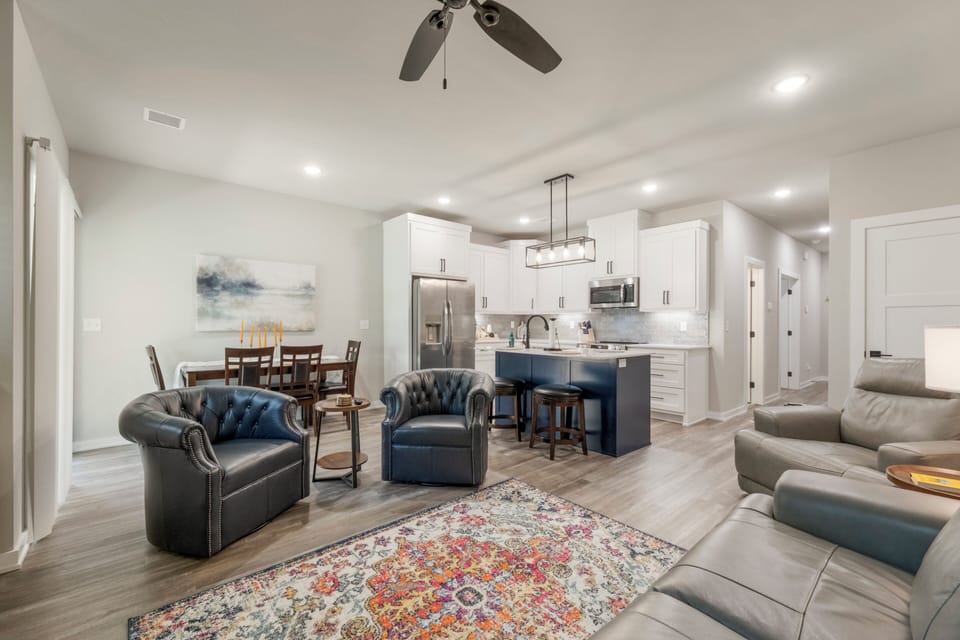 Living area, kitchen, and dining (3)