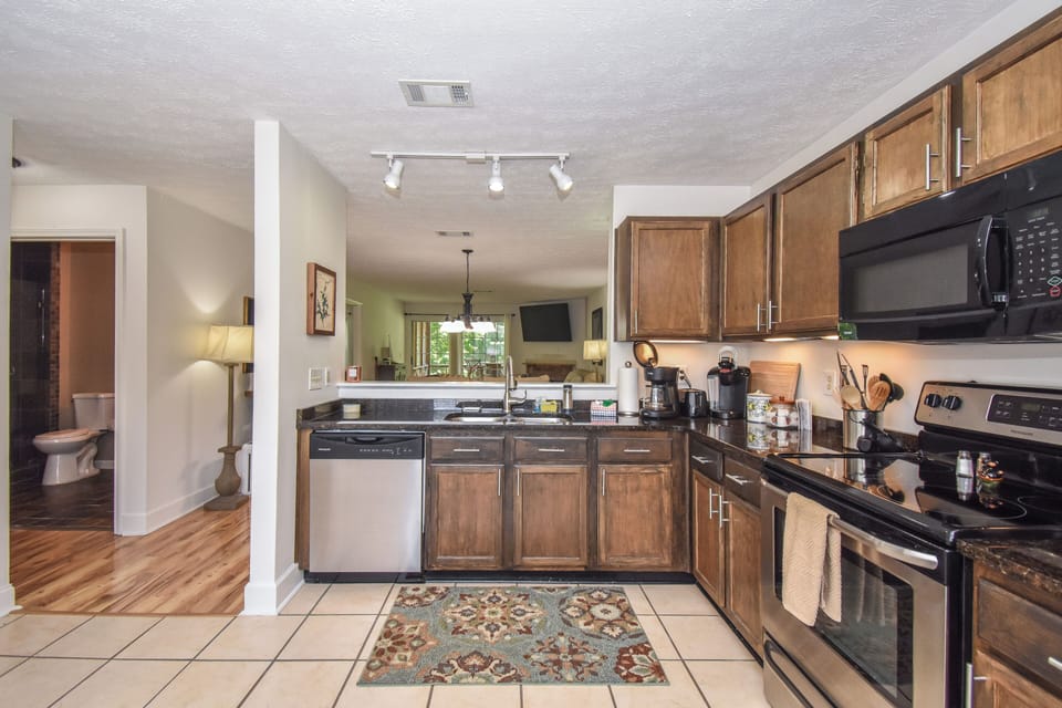Kitchen (2)