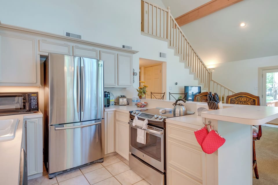 Kitchen | 1st Floor | Keurig & Drip Coffee Makers | Toaster | Cooking Basics