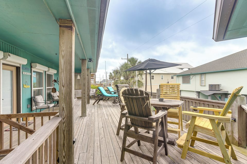 Crystal Beach Vacation Rental | 3BR | 2BA | Steps Required | 1,140 Sq Ft