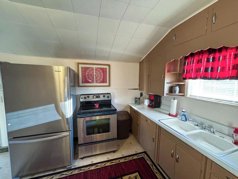 Practical, functional kitchen space ideal for long-term and corporate stays