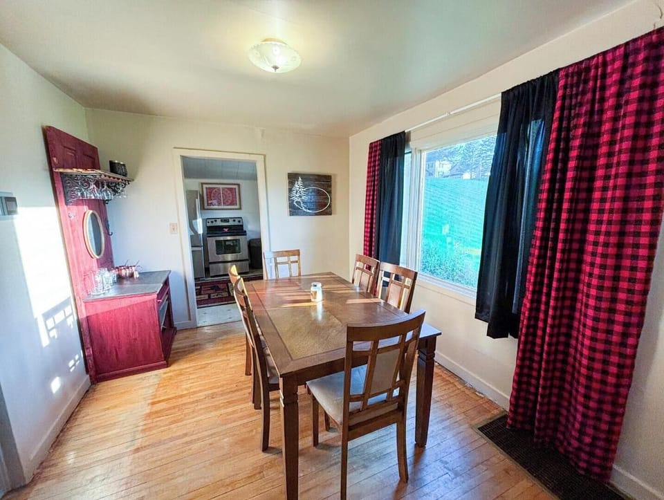 Gather around the table after a day of work, travel, or exploring the area