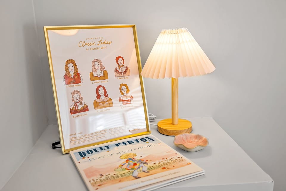 2nd Floor: 4th bedroom with 2 Twin beds (bunk bed style), smart TV, walk-in closet, and en-suite jack-n-jill bathroom.