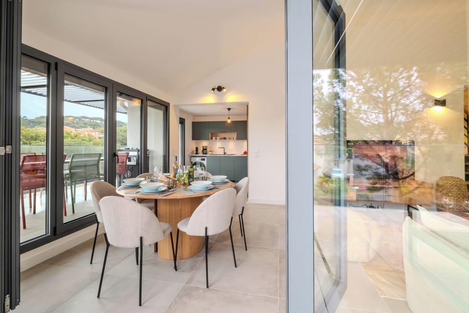 Living and dining room