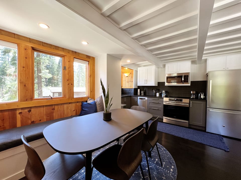 Dining room to Kitchen