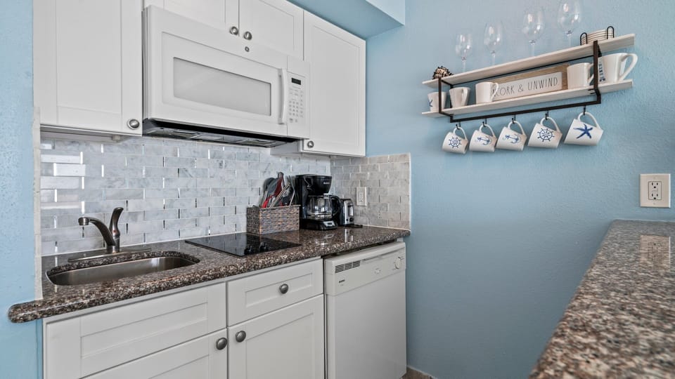 Kitchen has all of the essentials for a beach trip!