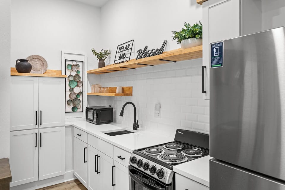 Blessed House Guest Bedroom 2 Kitchen