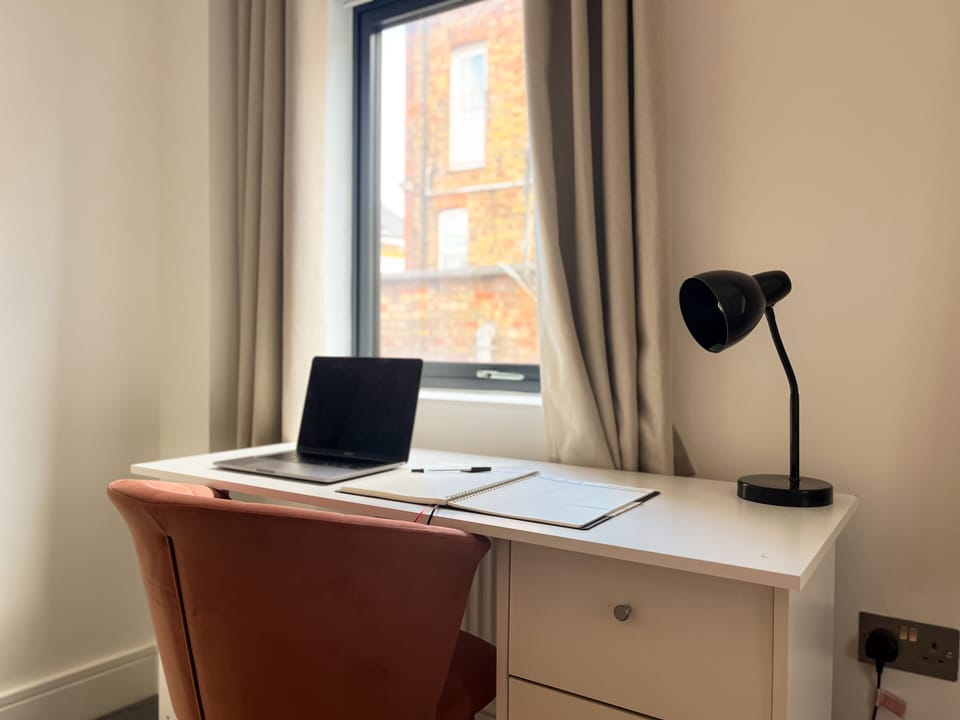 Bedroom 2 Desk