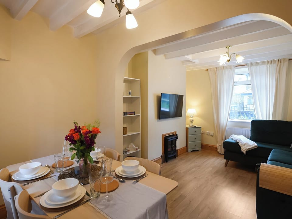 Living room/dining room | LLys Dedwydd, Dolgellau