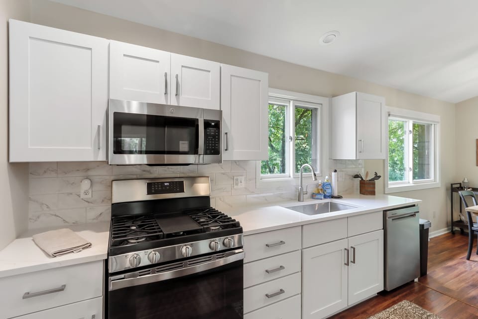 Newly renovated kitchen (2)