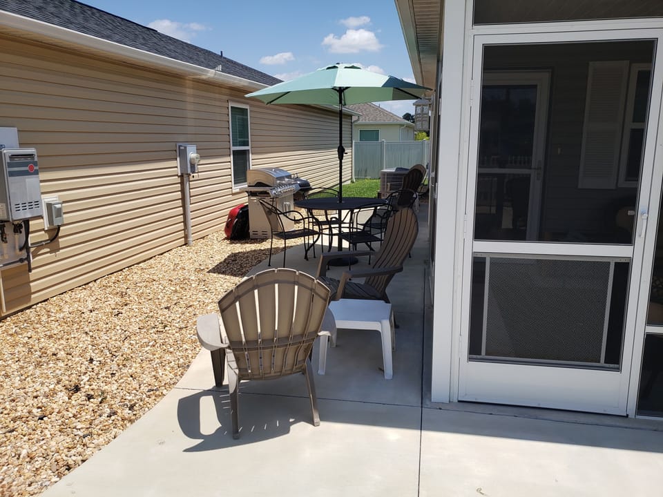 Outdoor dining