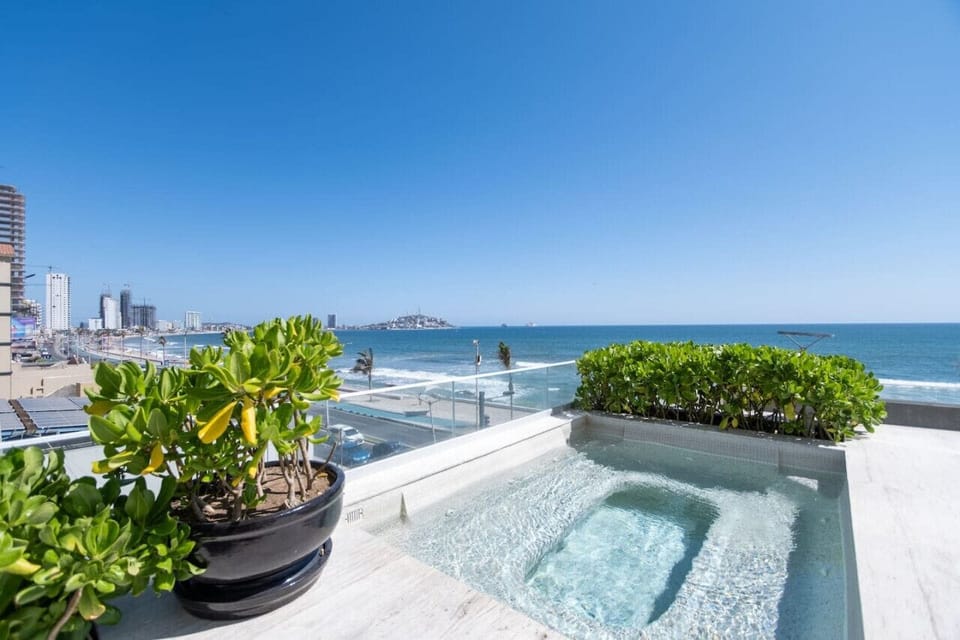 piscina del complejo