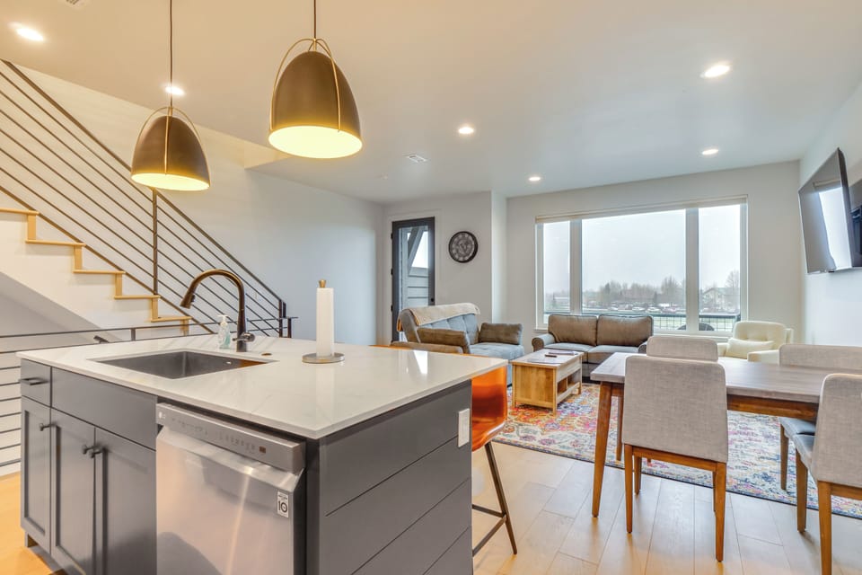 Kitchen | Main Level | Free WiFi