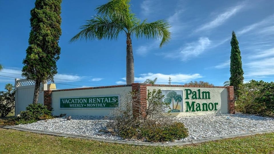 Palm Manor