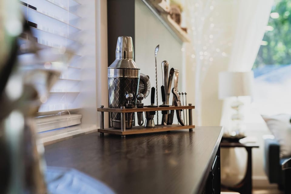 Mix your favorite cocktail and unwind after a day exploring the Space Needle.