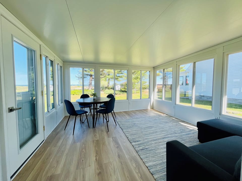 3 season sunroom (not climate controlled)