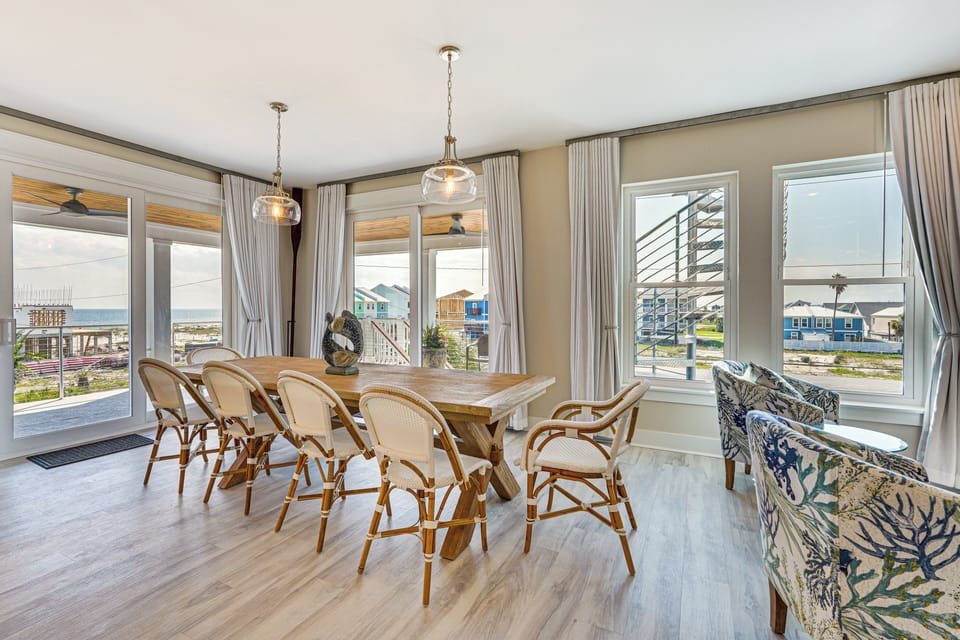 Dining Area | 2nd Floor | Deck Access | Dishware & Flatware Provided
