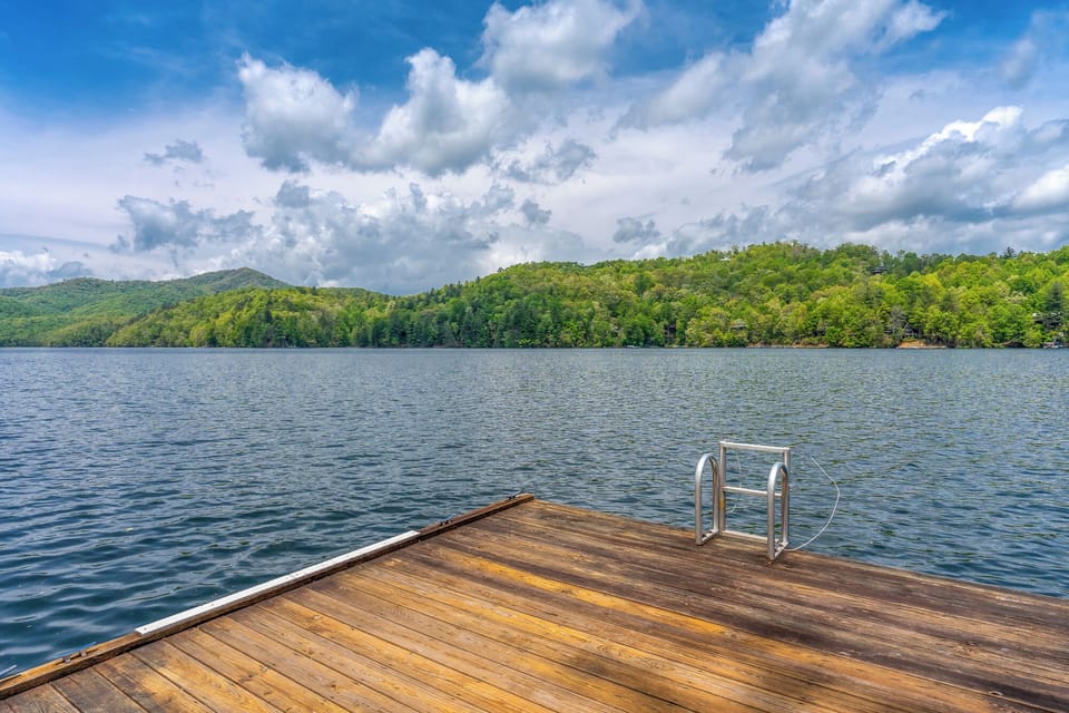 Idle Speed Cabin Rental - Private Dock overlooking Nantahala Lake
