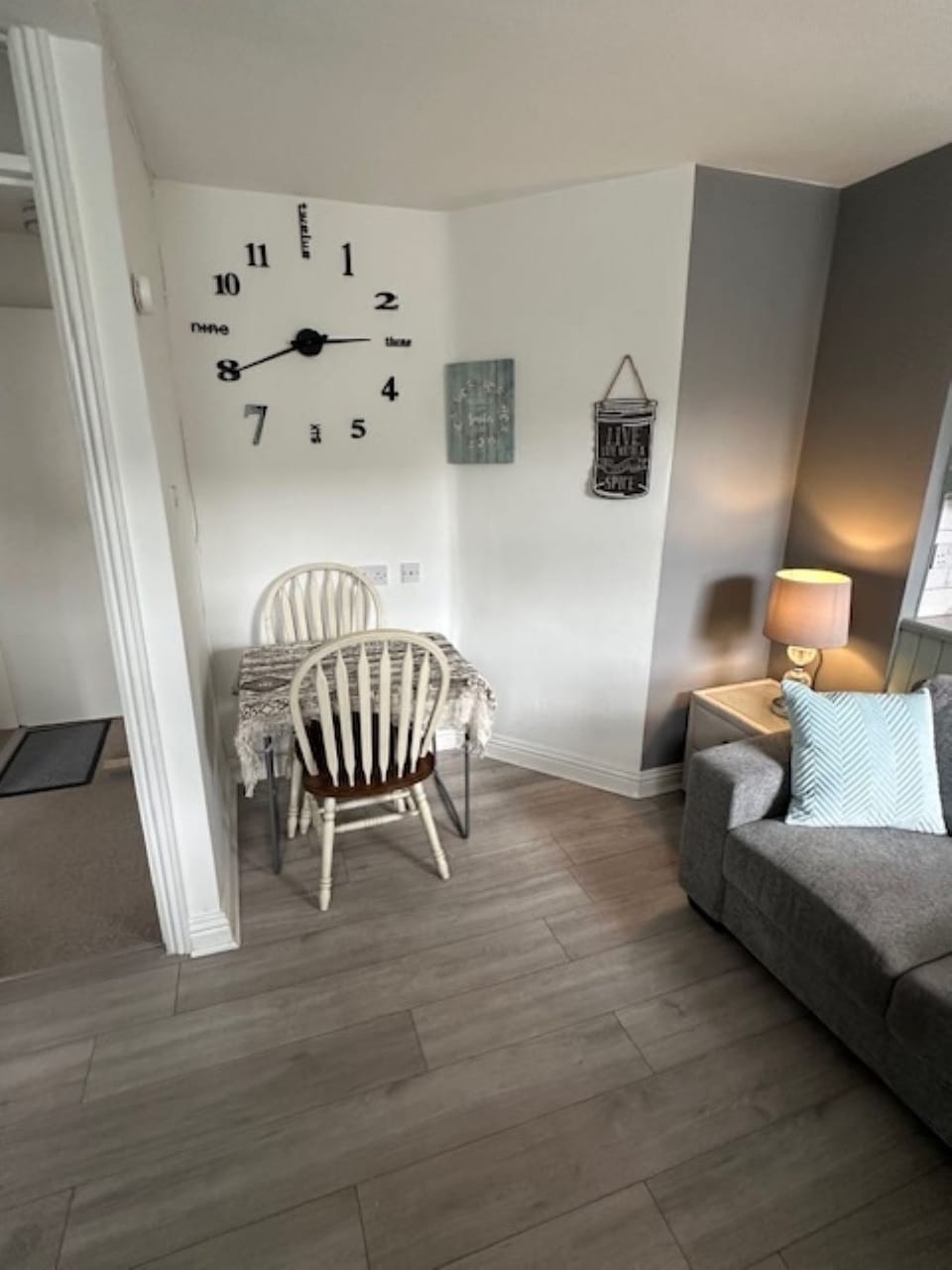 Living Room / Lounge