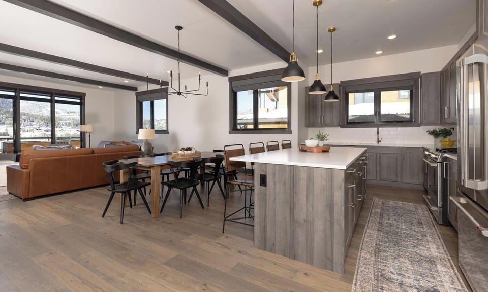 Mountain Lake 501C kitchen2