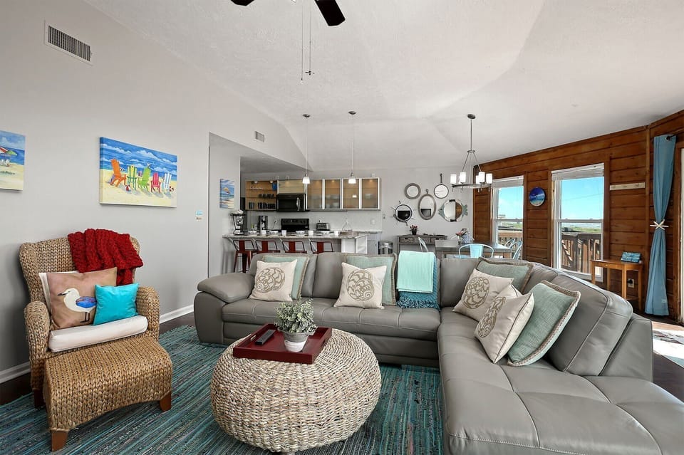 Open floorplan with amazing gulf views, steps from beach!