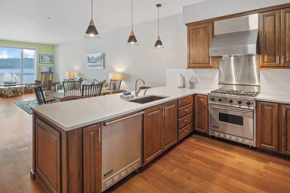 Fully appointed kitchen 