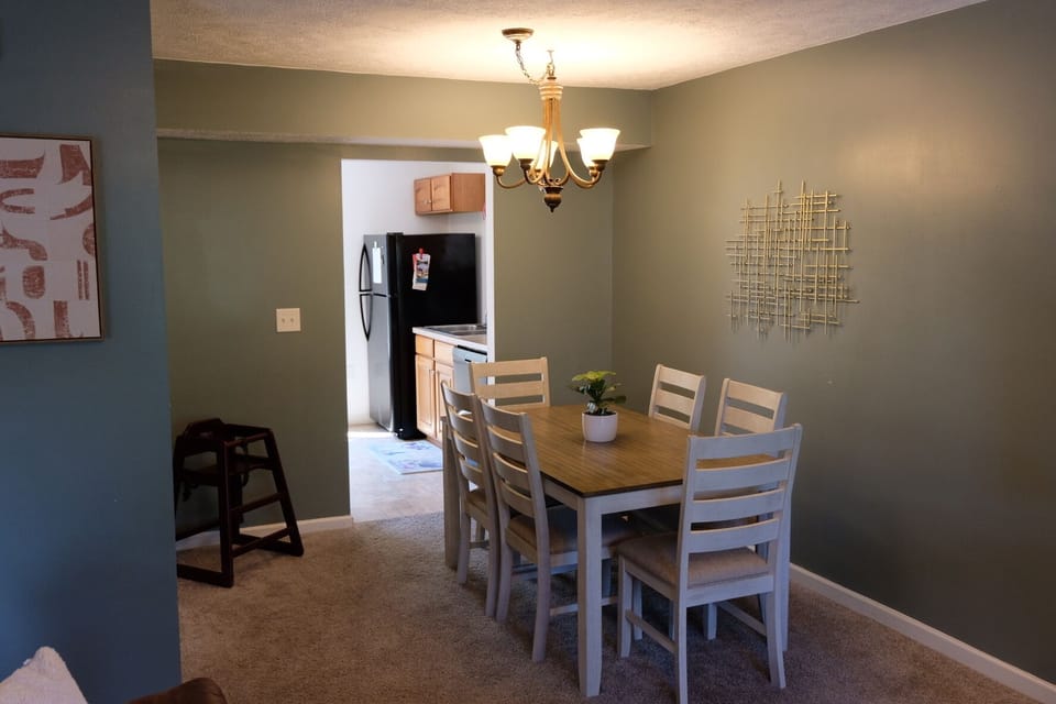 Dining room with seating for 6