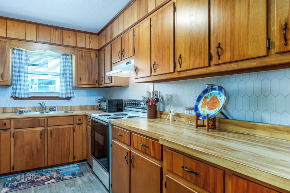 005 Palms 105 Kitchen