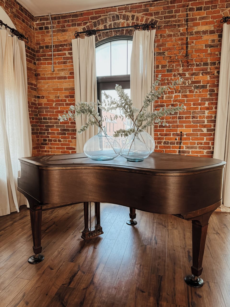 Grand Piano 