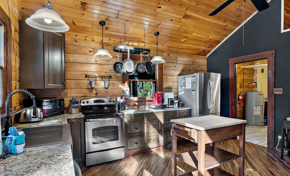 Additional view of kitchen