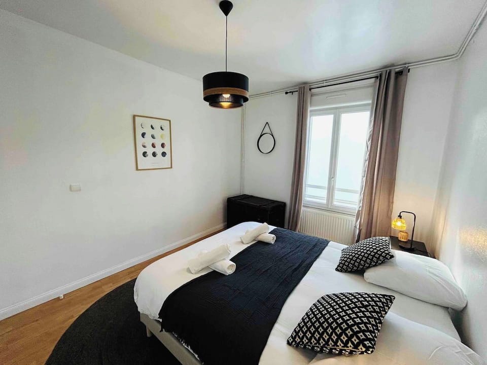 Bedroom image 4