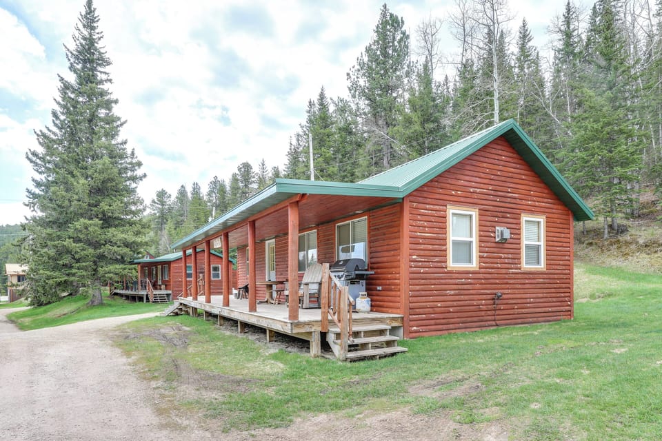 Deadwood Vacation Rental | 2BR | 1BA | 688 Sq Ft | 5 Steps Required