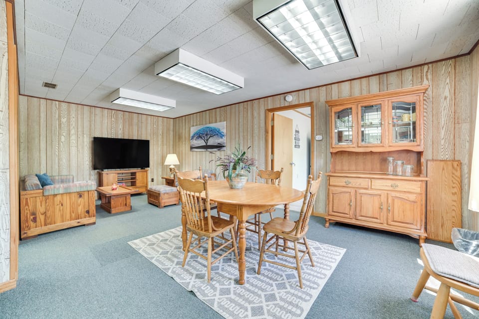 Atlanta Vacation Rental | 5BR | 2.5BA | Step-Free Entry | 3,000 Sq Ft