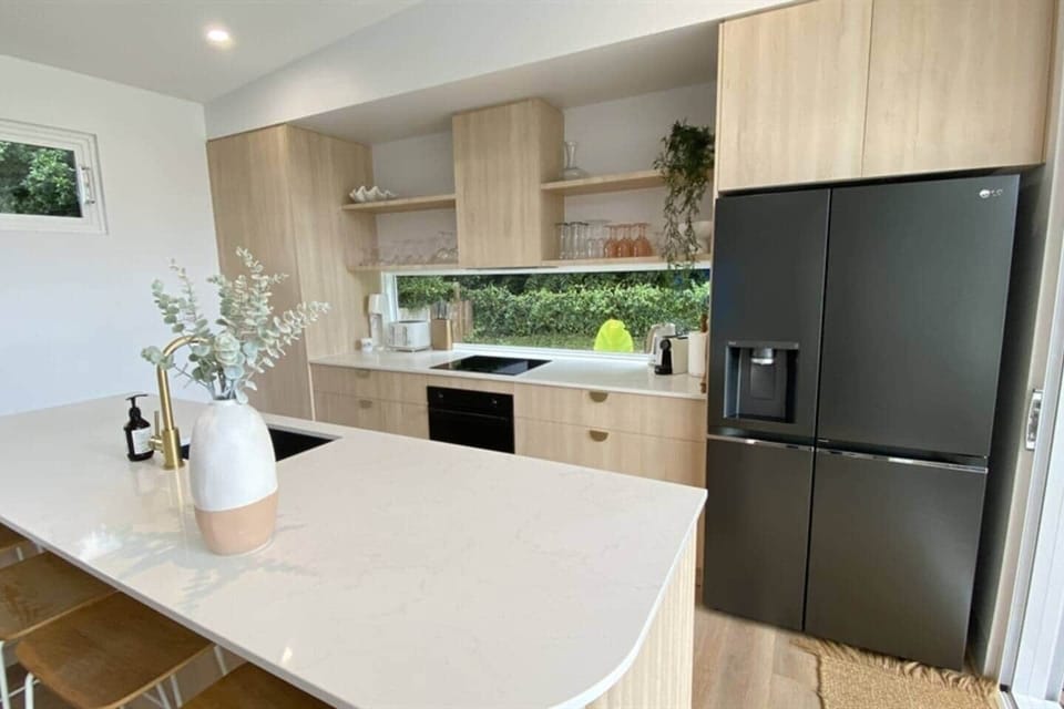 Casa Tropico - Kitchen with Garden and Deck View