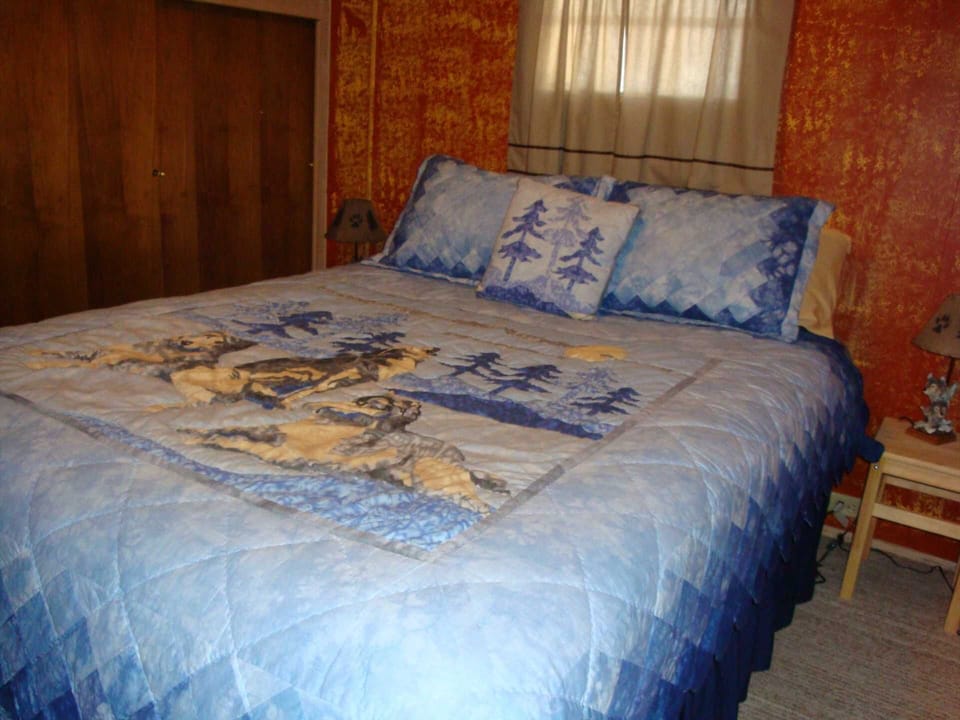 Wolf QB bedroom