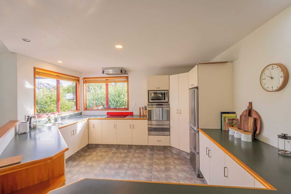 Basic kitchen with all the essentials