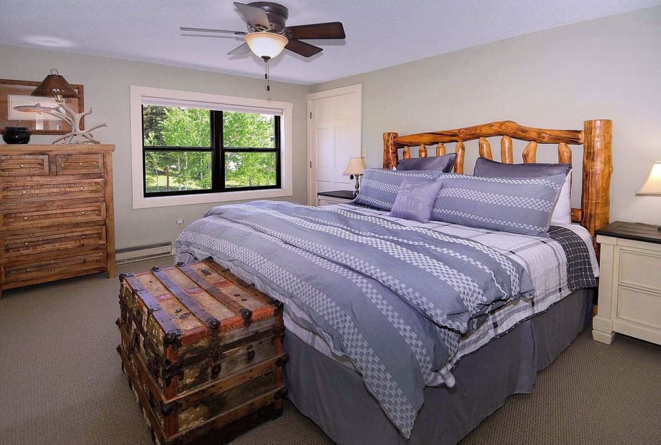 2nd floor king room