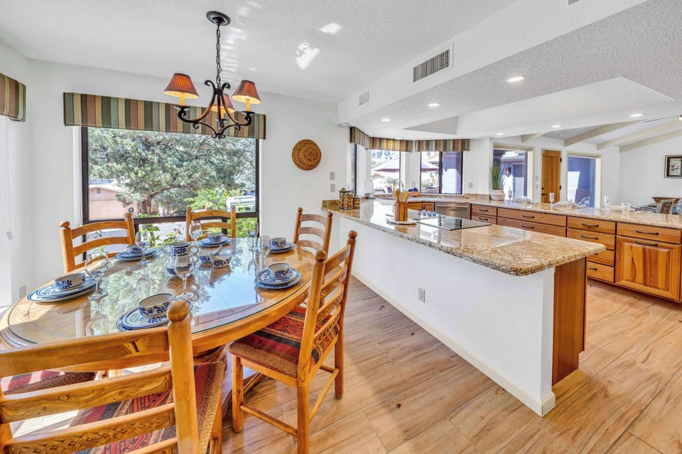 Spacious Fully Stocked Kitchen