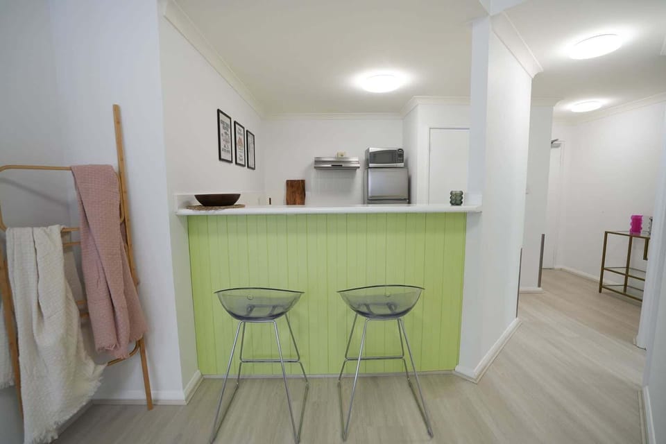 breakfast bar