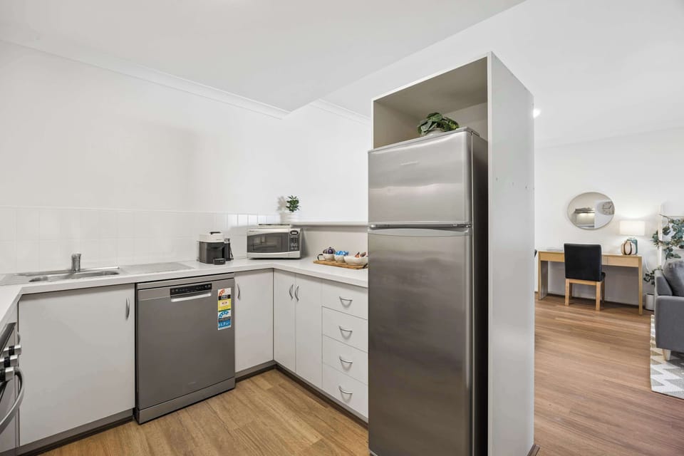 Kitchen - Fully equipped kitchen with microwave, fridge/freezer, dishwasher &  rice cooker