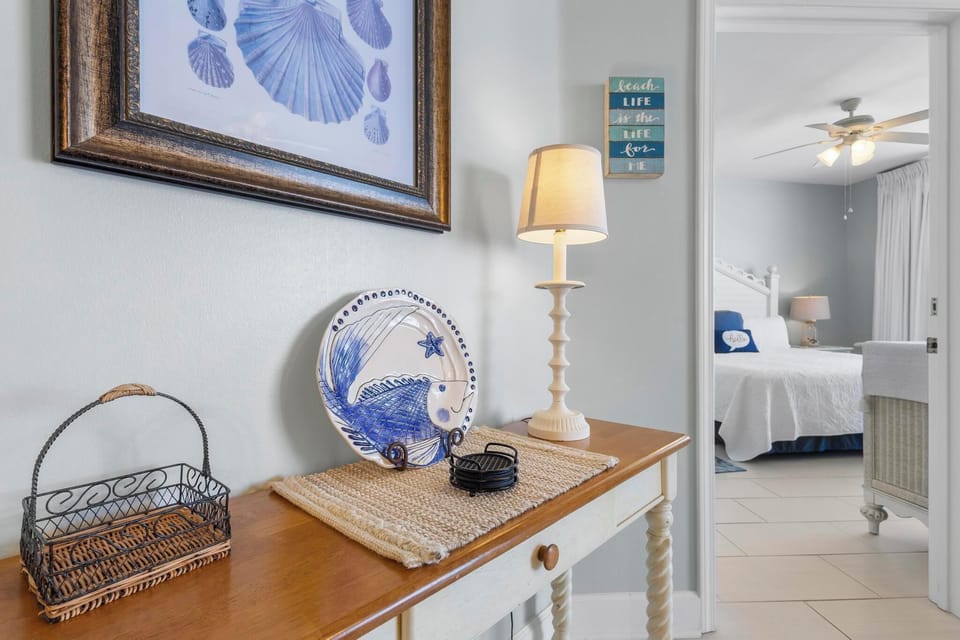 The Beach Club 1206C - Prairie Pirate Hideaway Living Area