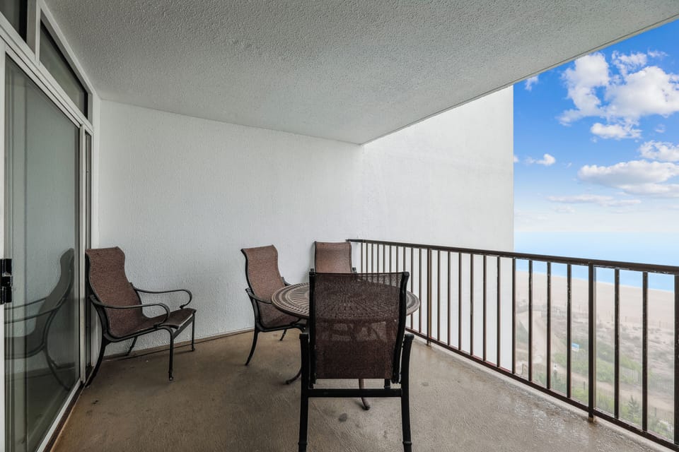 Main Level,Balcony,