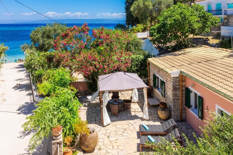 Beautiful cottage with private terrace and sea views