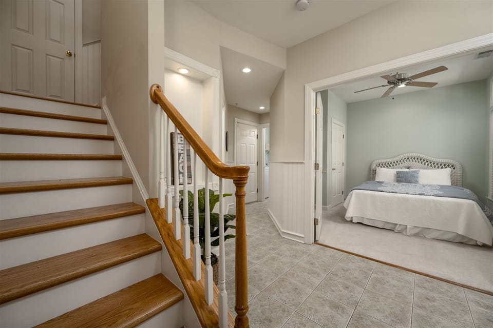 1st Floor Entry / Bedroom & Full Bathroom