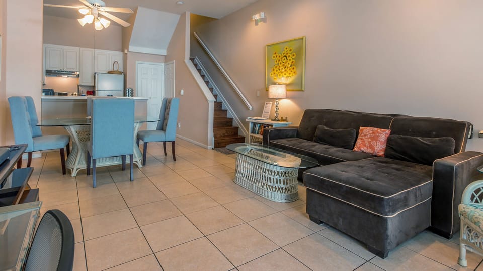 Living / Dining Area